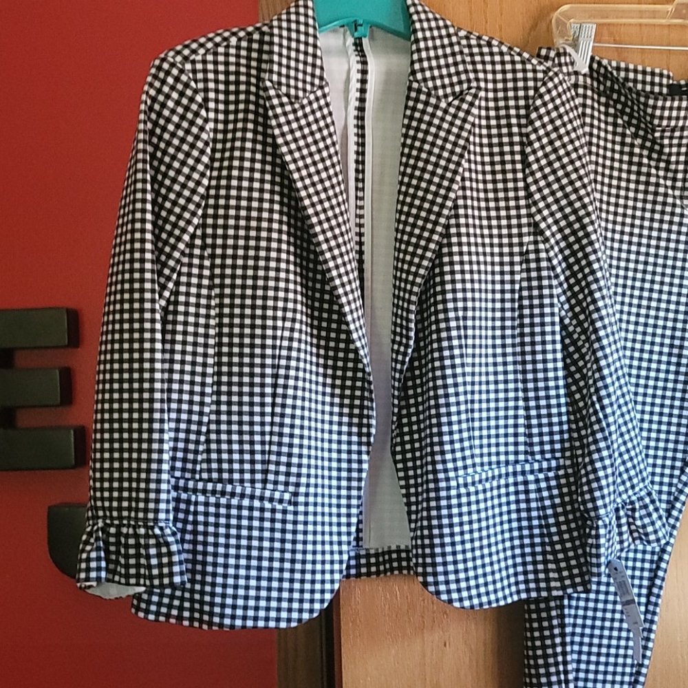 Two Piece Capri Suit